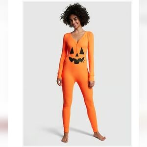 ππ VICTORIA'S SECRET PUMPKIN THERMAL ONESIE PAJAMAS ππ